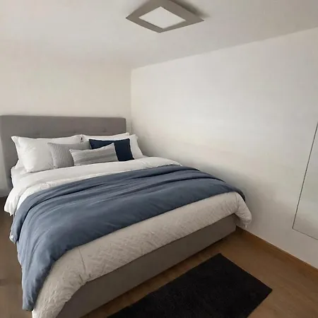 Apartament Semplice Comodo A Tutti I Servizi In Zona Crocetta