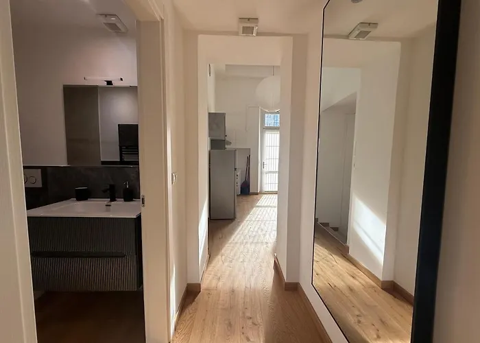 Apartament Semplice Comodo A Tutti I Servizi In Zona Crocetta