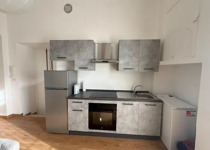 Semplice Comodo A Tutti I Servizi In Zona Crocetta *